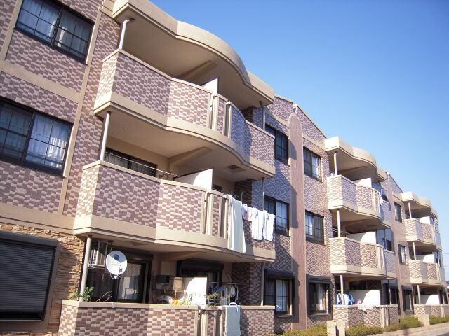 パインヒルズ参番館の物件外観写真