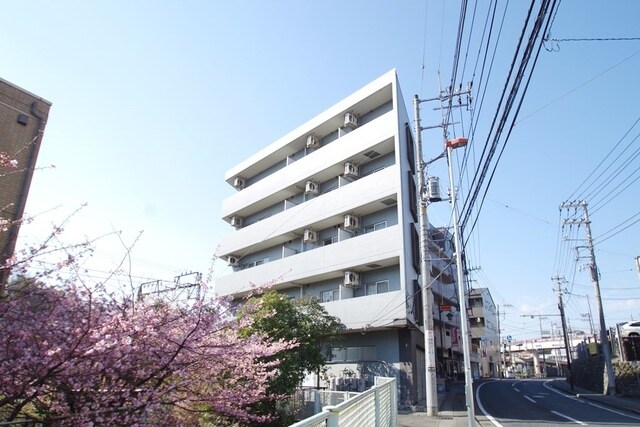 シロタビルの物件外観写真