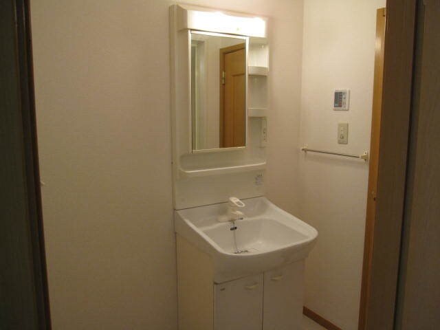ラシーヌ弐番館の物件内観写真