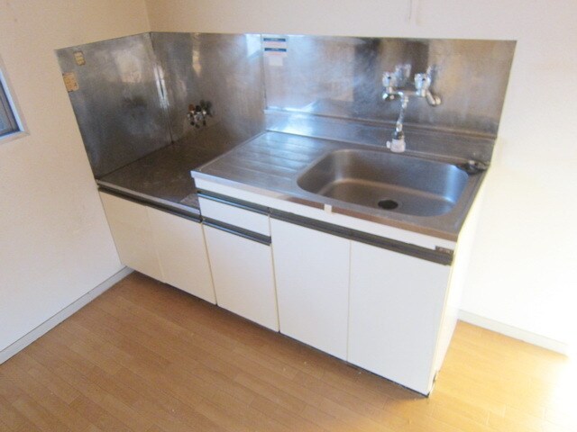 ニュークレセントビルの物件内観写真