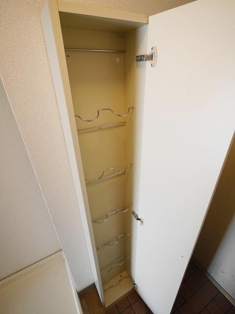 エーリフローレンスBの物件内観写真