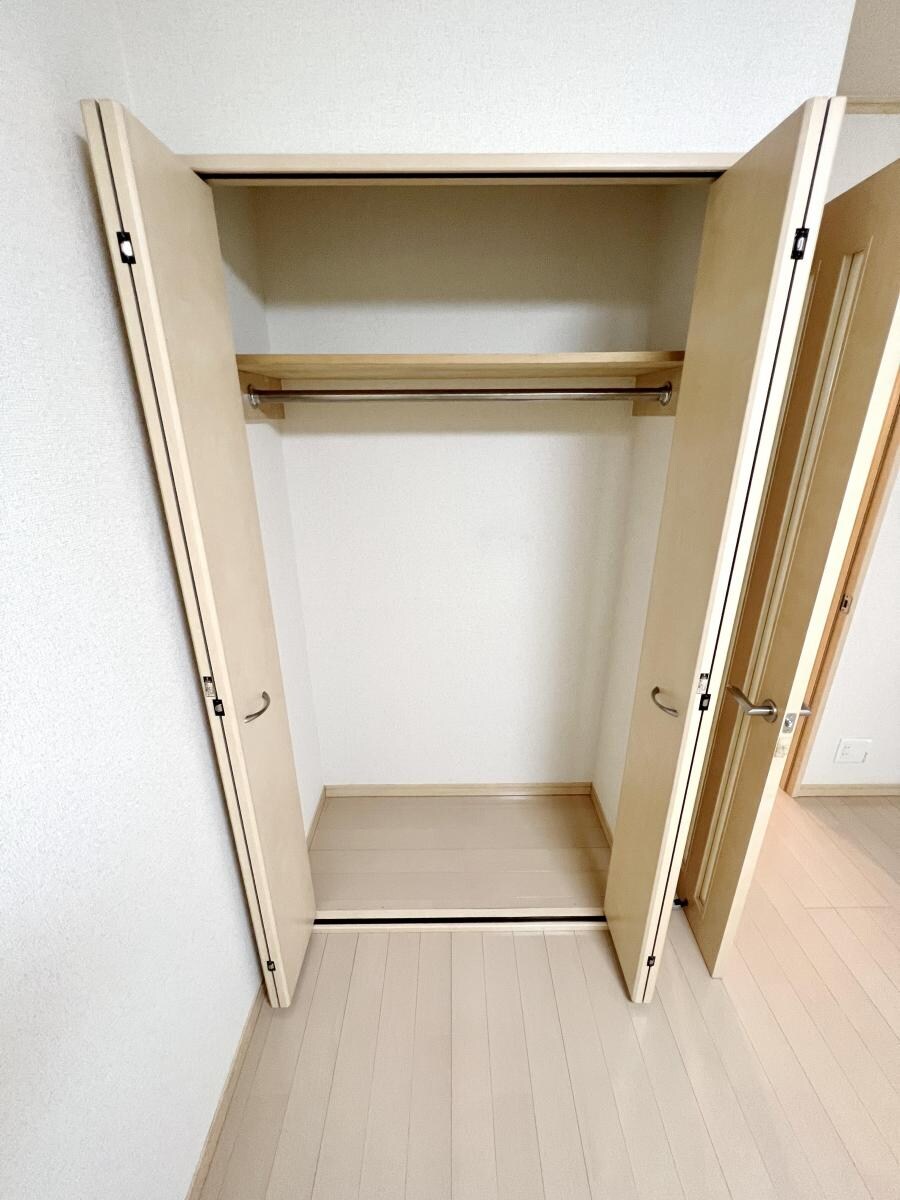 アザレ読売ランドD棟の物件内観写真