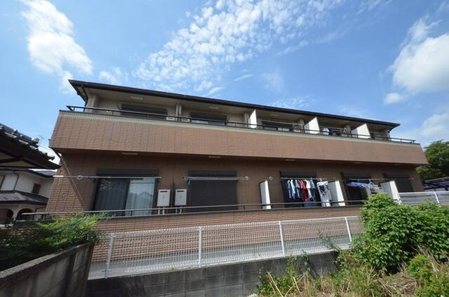 雅泉ハイツの物件外観写真