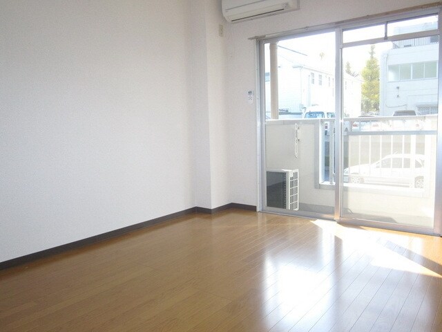 ラフィネ多摩平の物件内観写真