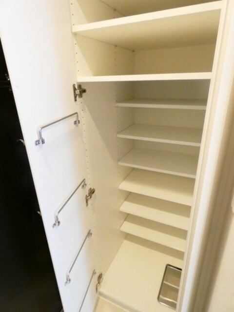 コンフォリア新中野の物件内観写真