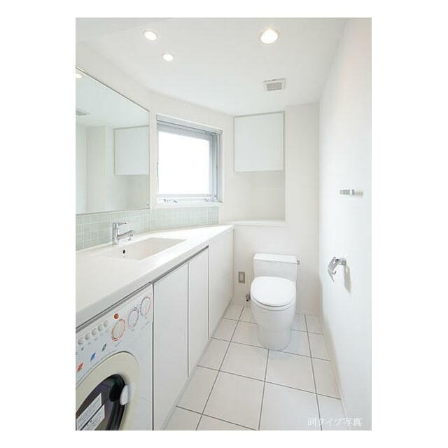 コンフォリア西新宿の物件内観写真