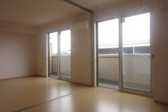 カーサ リュミエールの物件内観写真