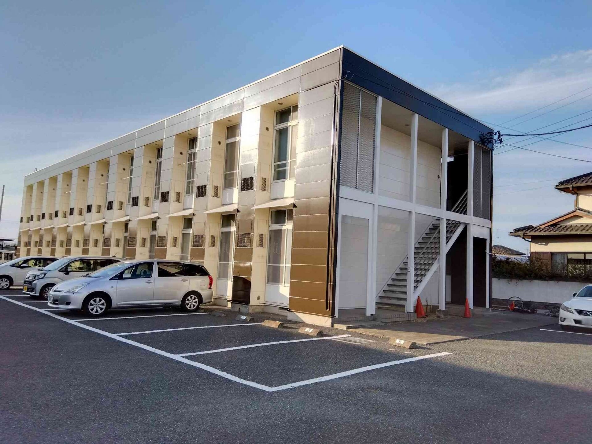 レオパレスアイリスの物件外観写真