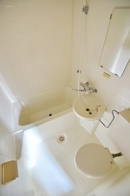 ジュネスカミコの物件内観写真