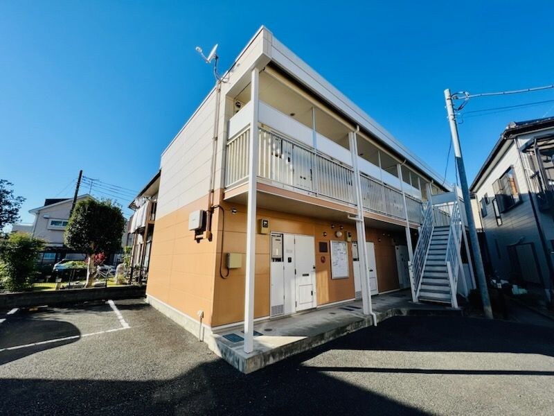 レオパレスエクレール上尾IIIの物件外観写真