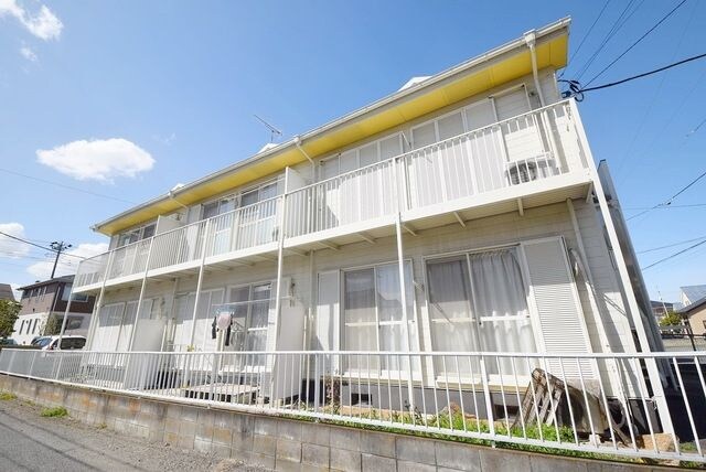 逆川ハイツの物件外観写真