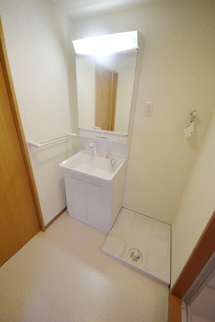 上尾根貝戸団地8号棟の物件内観写真