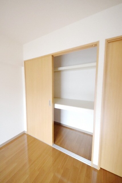 上尾根貝戸団地8号棟の物件内観写真