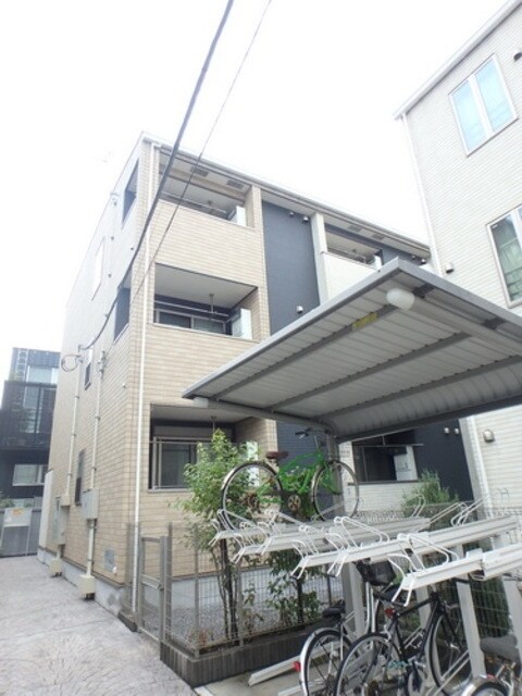 レフィナードソメイB棟の物件外観写真