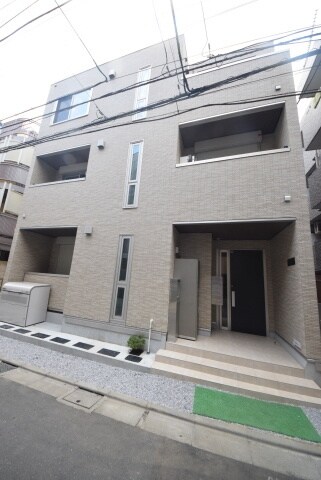 ルミエール西新宿の物件外観写真