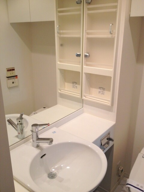 ファーストリアルタワー新宿の物件内観写真