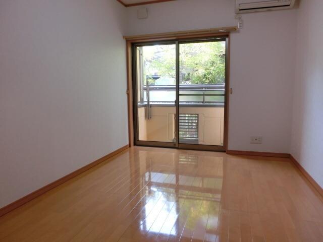 アーバングレース参番館の物件内観写真