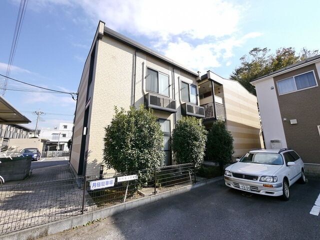 レオパレスホムラの物件外観写真