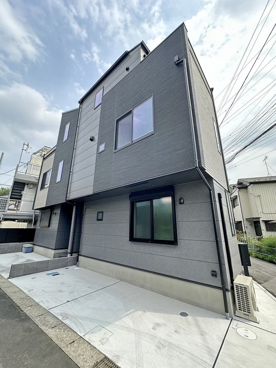 川口里A棟の物件外観写真