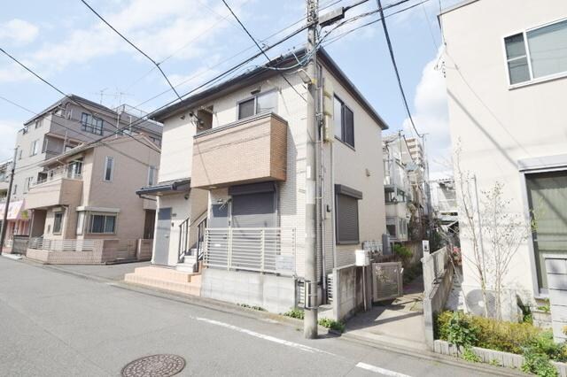 グランドウルスの物件外観写真