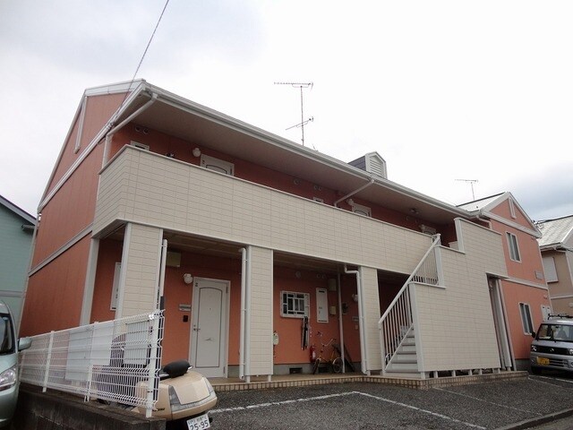 ホワイトペルテCの物件外観写真