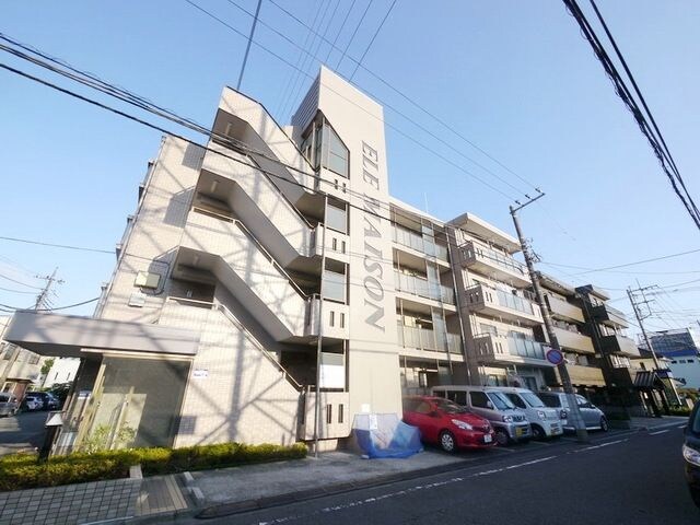 エルメゾンアライの物件外観写真