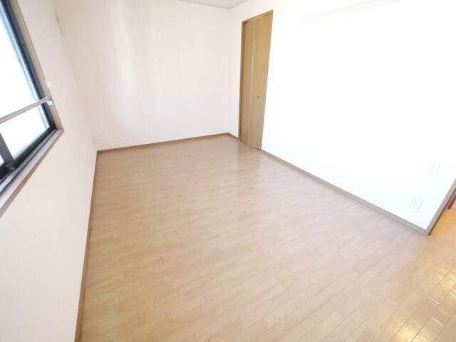 ルミエールAの物件内観写真