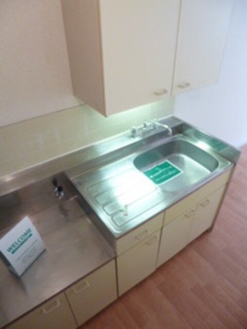 エステートピア吉川の物件内観写真