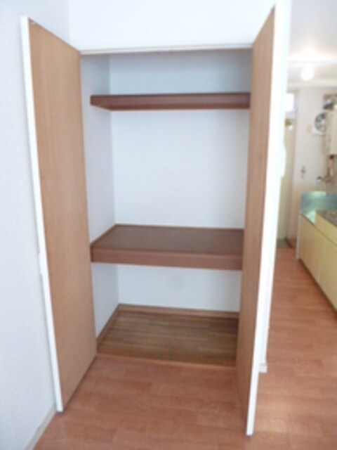 エステートピア吉川の物件内観写真