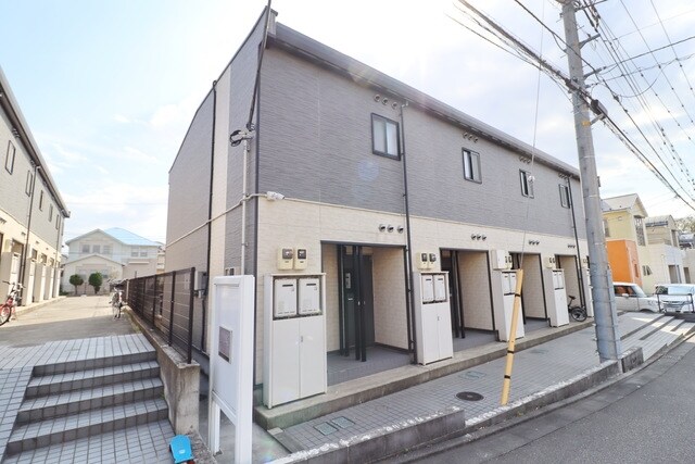 レオパレスコスモスAの物件外観写真