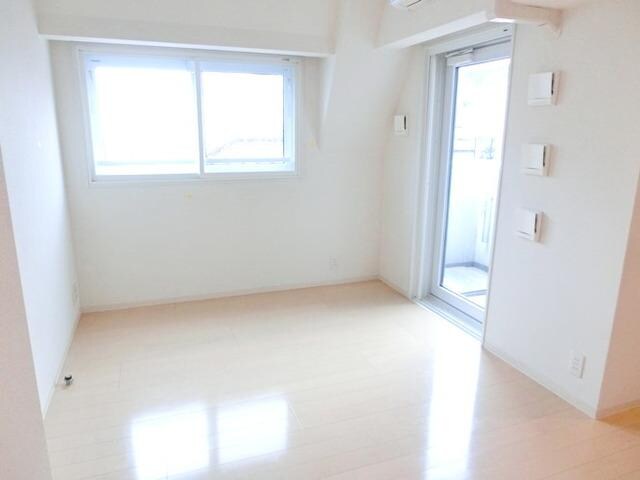 アーバス新宿余丁町の物件内観写真