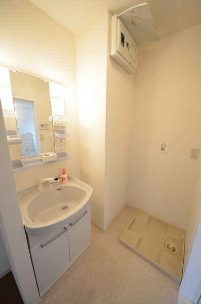 ウィスタリア・ガーデンBの物件内観写真