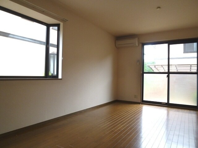 ロイヤルガーデン2番館の物件内観写真