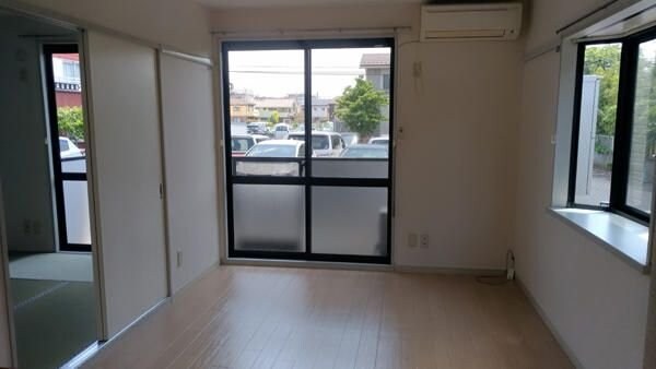 ピュアフィールド B棟の物件内観写真