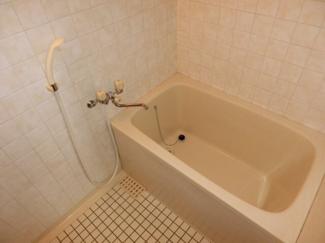 フローラ関富の物件内観写真