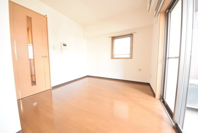 レジディア新中野の物件内観写真