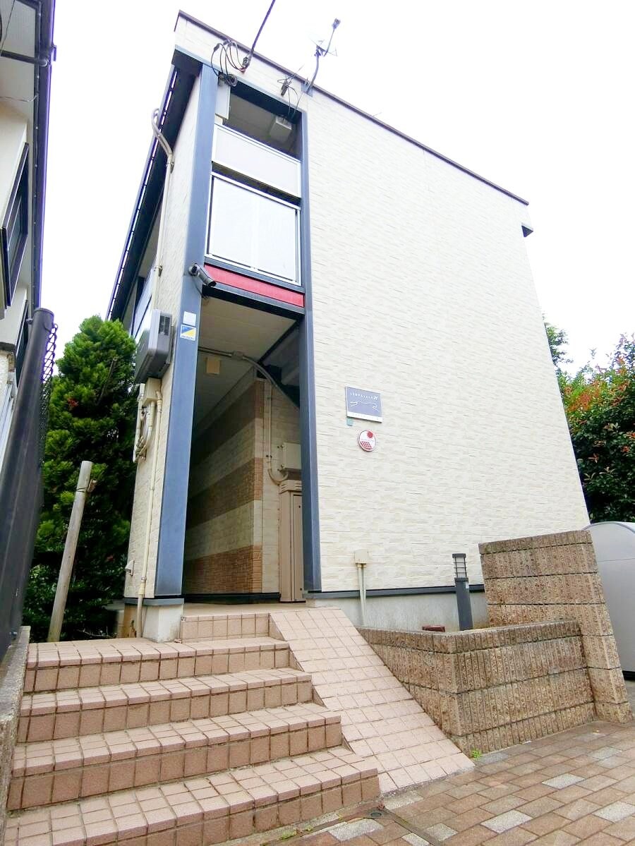 レオパレスグラティテュードIIIの物件外観写真