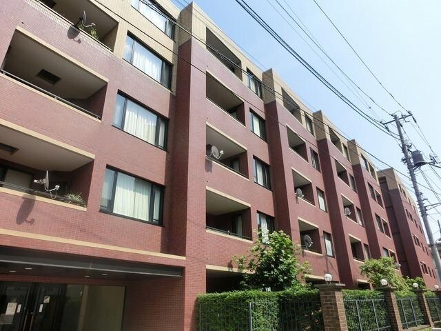 ファミールスクエア中野坂上の物件外観写真