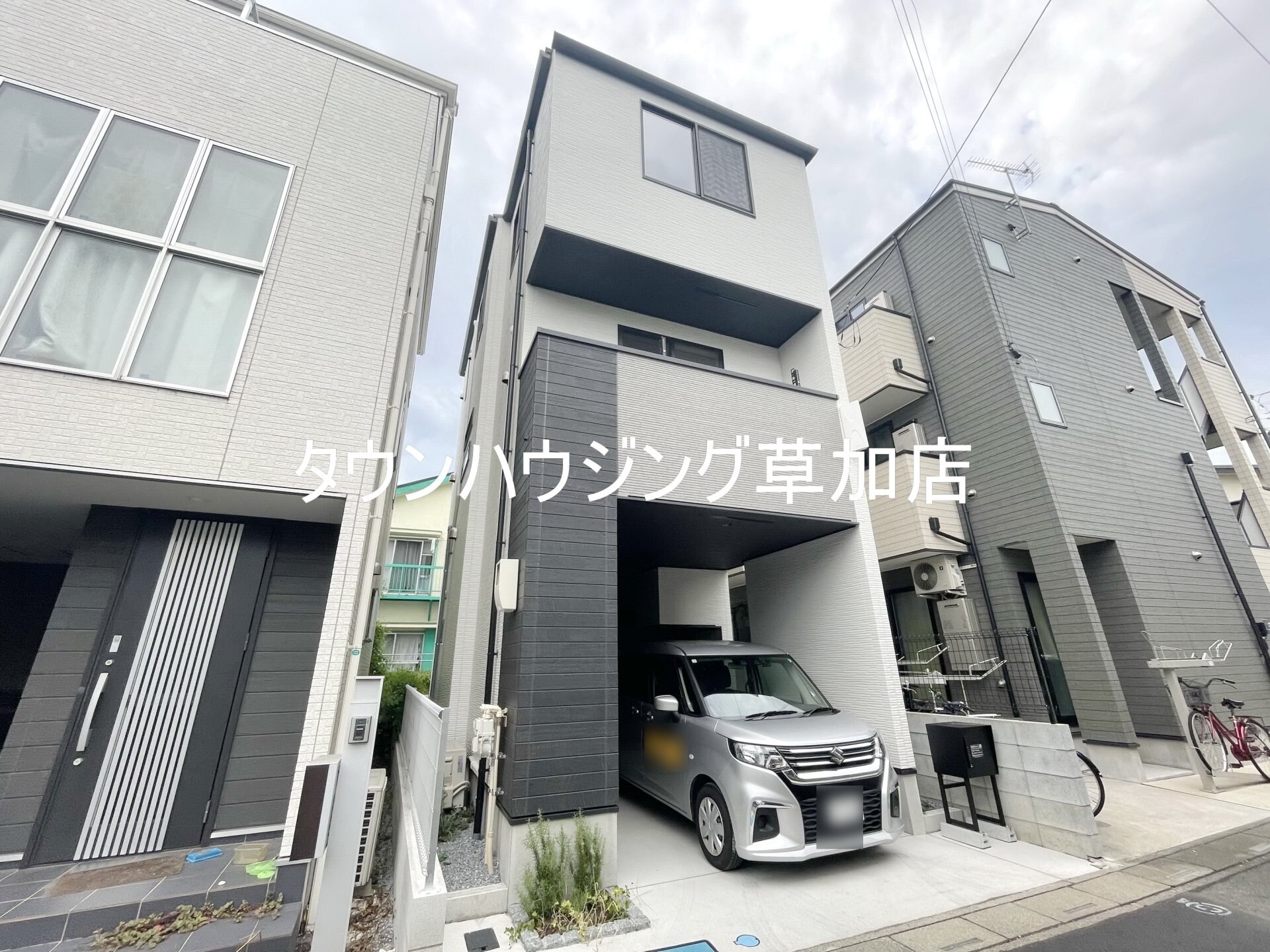 Kolet谷塚の物件外観写真