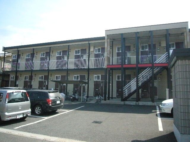 レオパレスシャーペルサンの物件外観写真