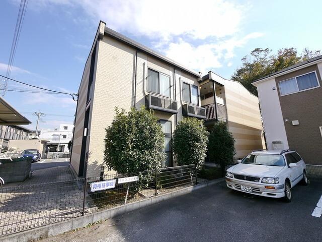 レオパレスホムラの物件外観写真