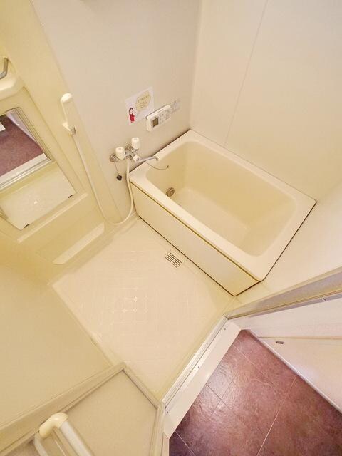 吉川タウンハウス IIの物件内観写真