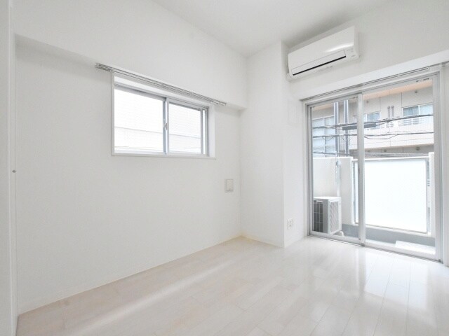 リヴシティ横濱新川町弐番館の物件内観写真