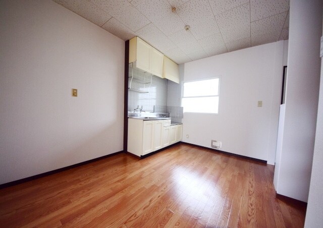 ルミエール泉Aの物件内観写真