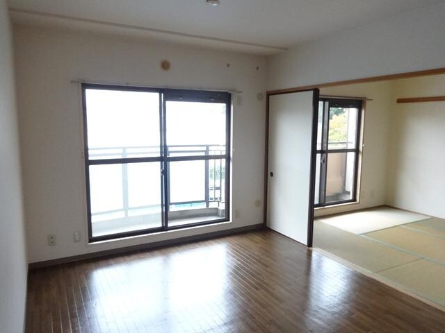 ハンプトンコートの物件内観写真