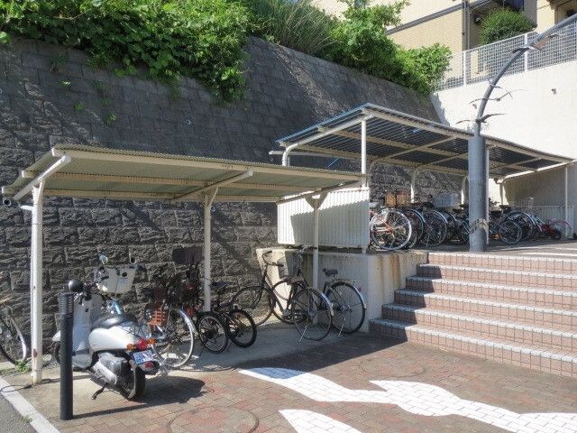 セレーノ坂下A棟の物件内観写真