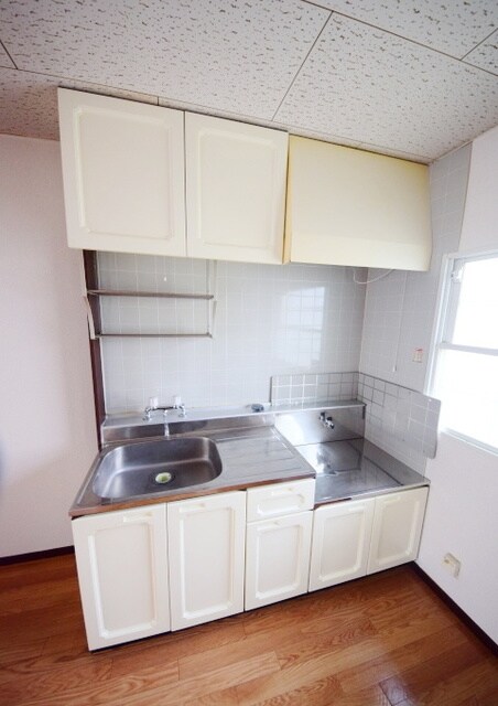 ルミエール泉Aの物件内観写真