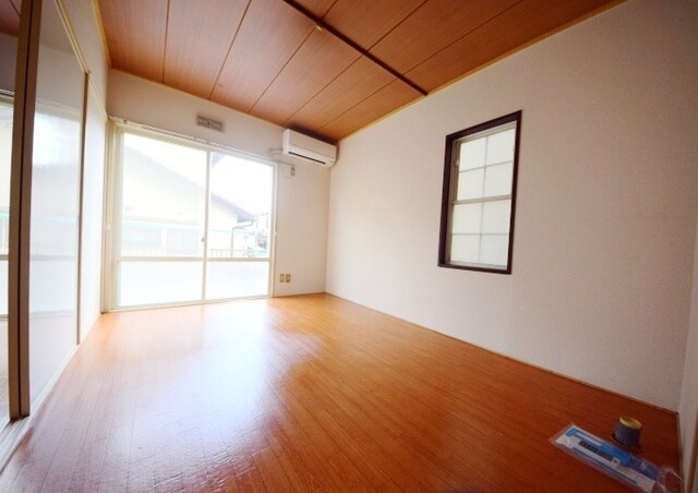 ルミエール泉Aの物件内観写真