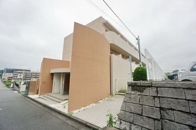 ローレルあざみ野の物件外観写真