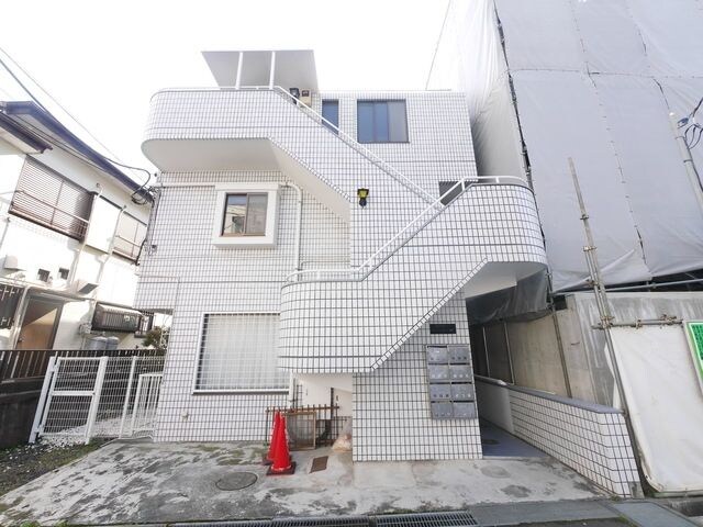 ホワイトレジデンス鷺沼の物件外観写真